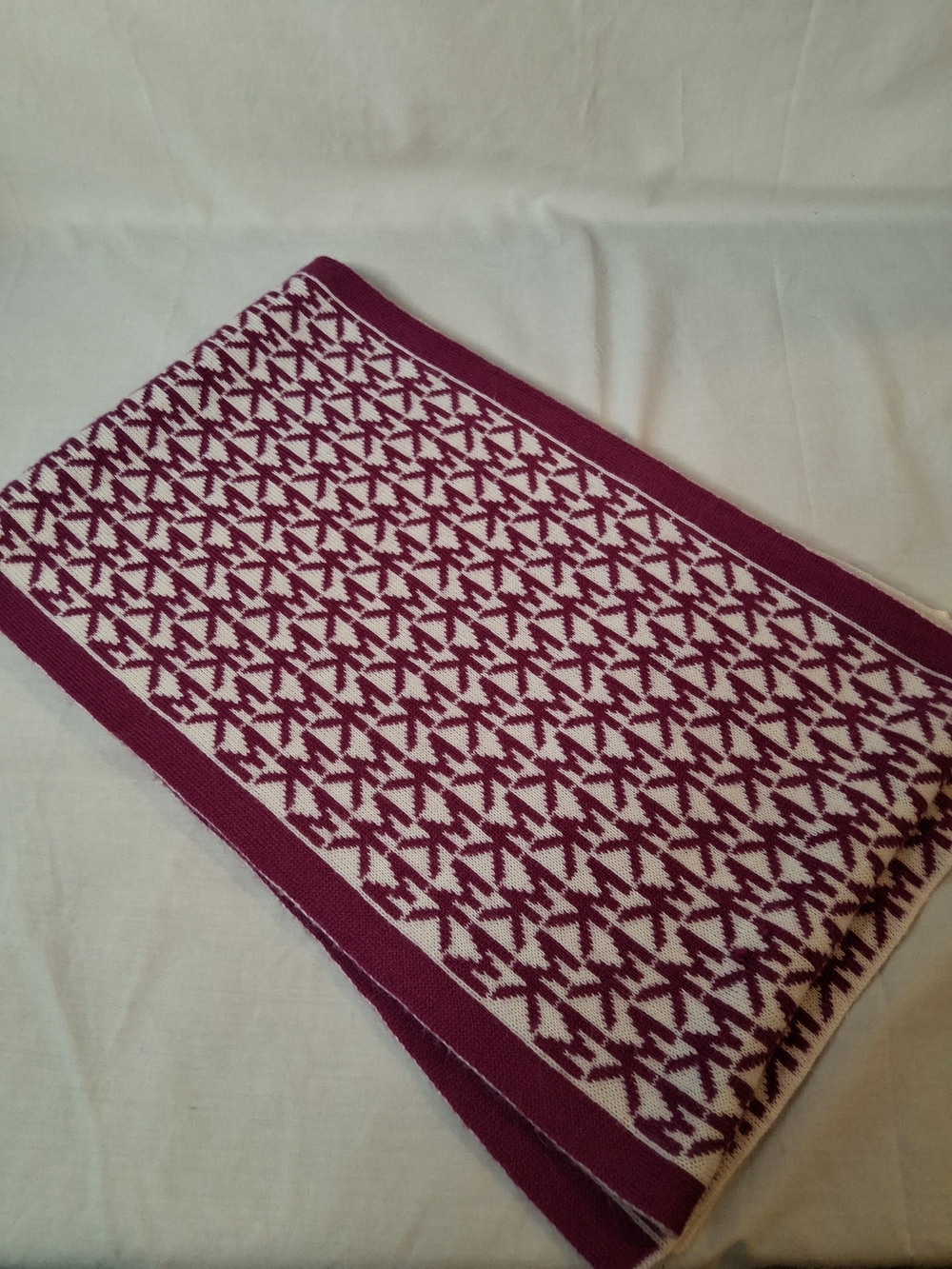 Michael Kors Cream and Magenta Geometric Knit‎ Scarf